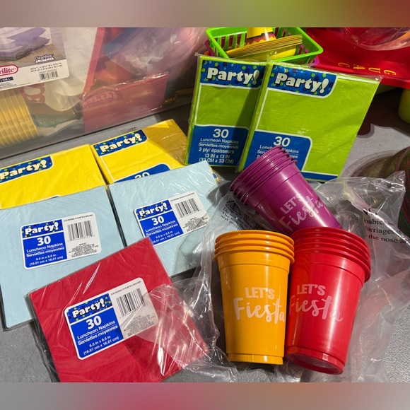 Miscellaneous Fiesta Party Supplies Bundle - Picture 2 of 12